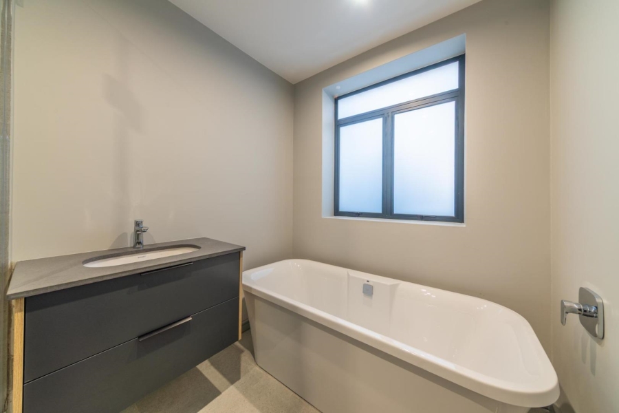 To Let 4 Bedroom Property for Rent in Val De Vie Estate Western Cape